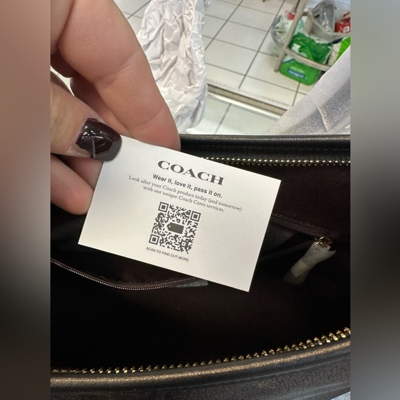 Coach satchel. X - Picture 6 of 9